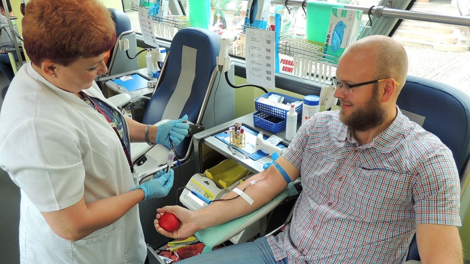 Krew można oddawać w dowolnym centrum, w oddziale terenowym lub podczas mobilnej akcji pobierania krwi/fot. Tatiana Adonis, Archiwum