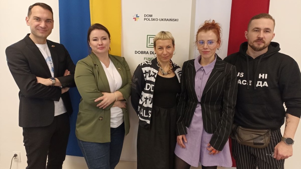 Przedstawiciele toruńskich organizacji pozarządowych działających na rzecz uchodźców z Ukrainy zabrali głos na konferencji/fot. Monika Kaczyńska