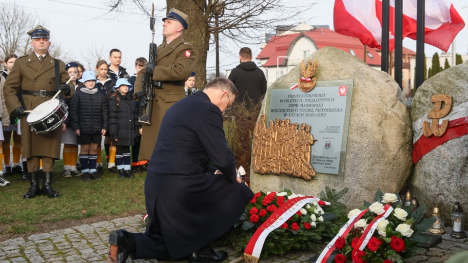 Podczas obchodów Narodowego Dnia Pamięci Żołnierzy Wyklętych w Mławie prezydent Andrzej Duda zaznaczył, że ta ziemia rzeczywiście w szczególny sposób w skali Rzeczypospolitej jest uświęcona bohaterstwem/fot: PAP, Leszek Szymański