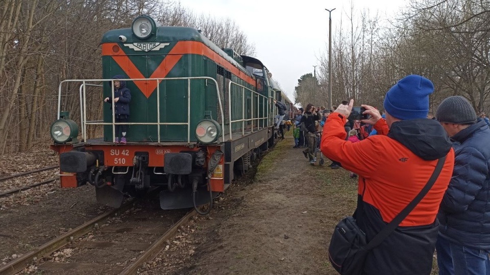 Była możliwość fotografowania zabytkowego składu, zwiedzania, rekonesansu wokół zabytkowego budynku dworca/fot. Monika Kaczyńska