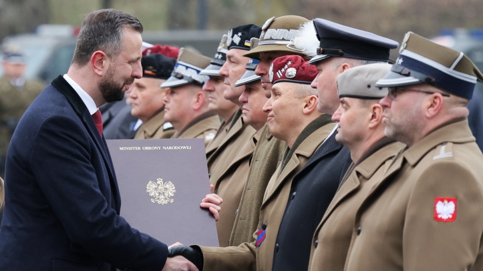 Wicepremier, minister obrony narodowej Władysław Kosiniak-Kamysz na uroczystym apelu na placu przed Muzeum Wojska Polskiego w Warszawie/fot. Paweł Supernak, PAP