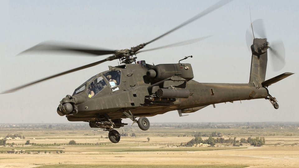 śmigłowiec szturmowy Apache /fot. Autorstwa "Photo Courtesy of U.S. Army" - by Tech. Sgt. Andy Dunaway - www.army.mil (via internet archive), Domena publiczna, Wikipedia