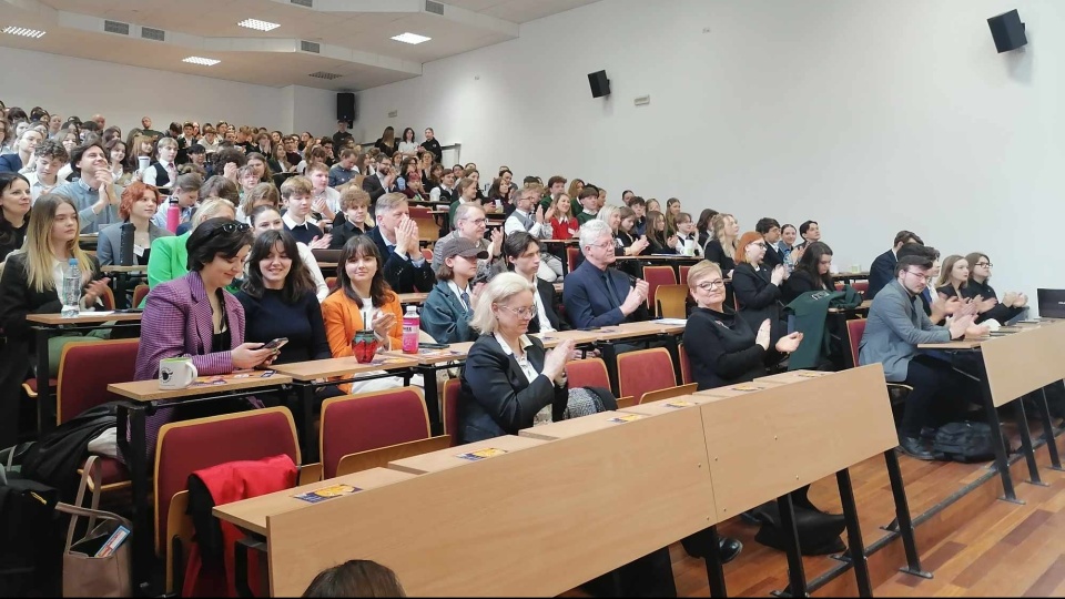 W piątek odbył się etap grupowy, zwycięzcy zmierzą się w sobotnim finale, w Bibliotece Głównej UKW/fot. Monika Siwak