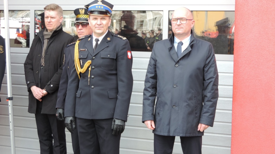 Strażacy z Włocławka zostali wyróżnieni uroczystym medalem/Fot. Marek Ledwosiński