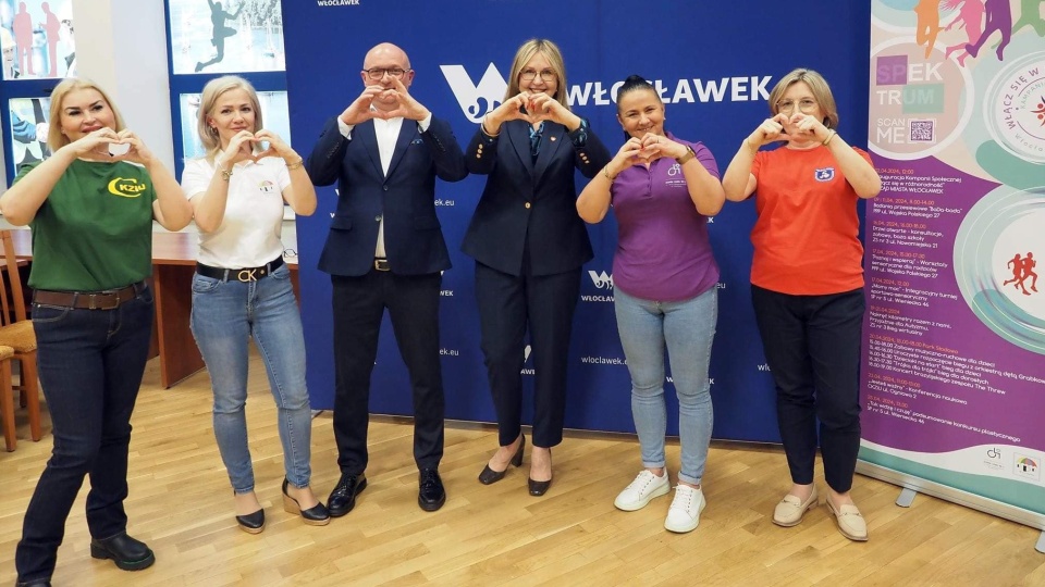 Na konferencji prasowej we włocławskim ratuszu zainaugurowano kampanię społeczną dotyczącą spektrum autyzmu/fot. Poradnia Psychologiczno-Pedagogiczna we Włocławku, Facebook