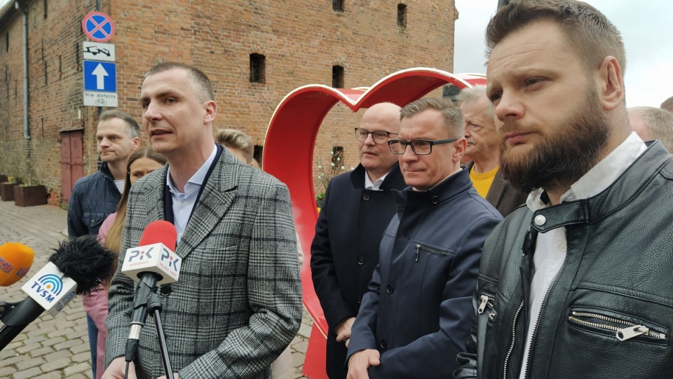 Krzysztof Kukucki, sekretarz stanu w Ministerstwie Rozwoju i Technologii podczas konferencji prasowej w Grudziądzu/fot. Marcin Doliński