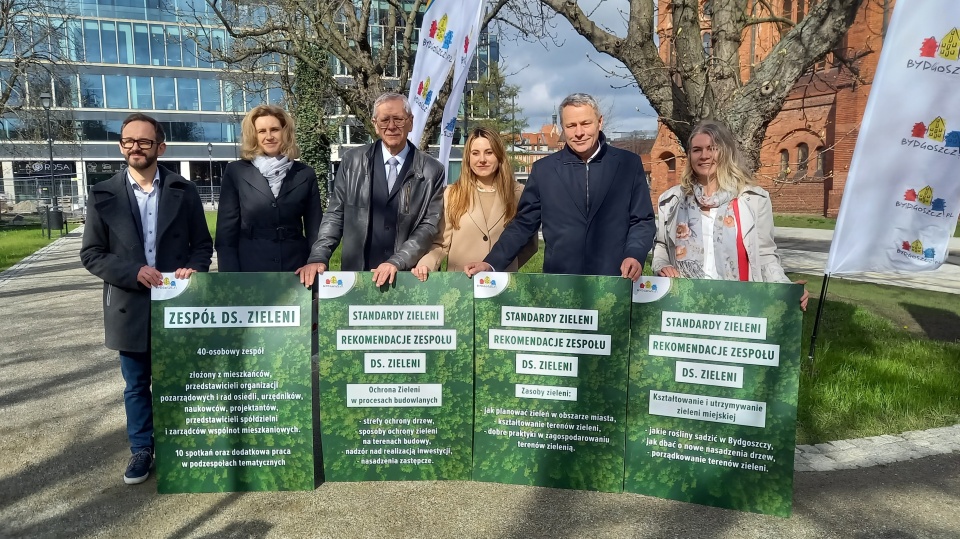 Bydgoskie Standardy Zieleni przedstawili prezydent Rafał Bruski i prezes Pracowni Zrównoważonego Rozwoju Krzysztof Ślebioda/fot. Tatiana Adonis