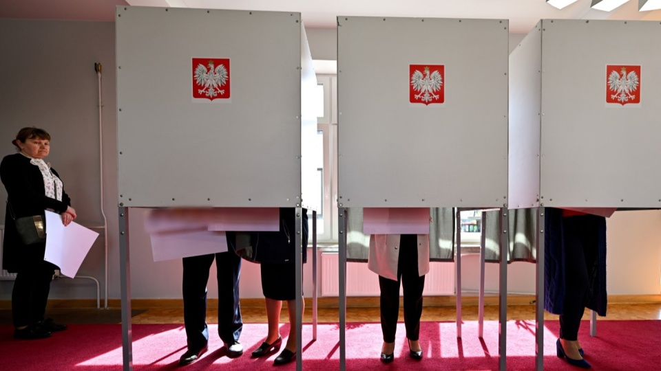 O godz. 21.00 w niedzielę zakończyło się głosowanie w wyborach samorządowych/fot: PAP, Grzegorz Michałowski