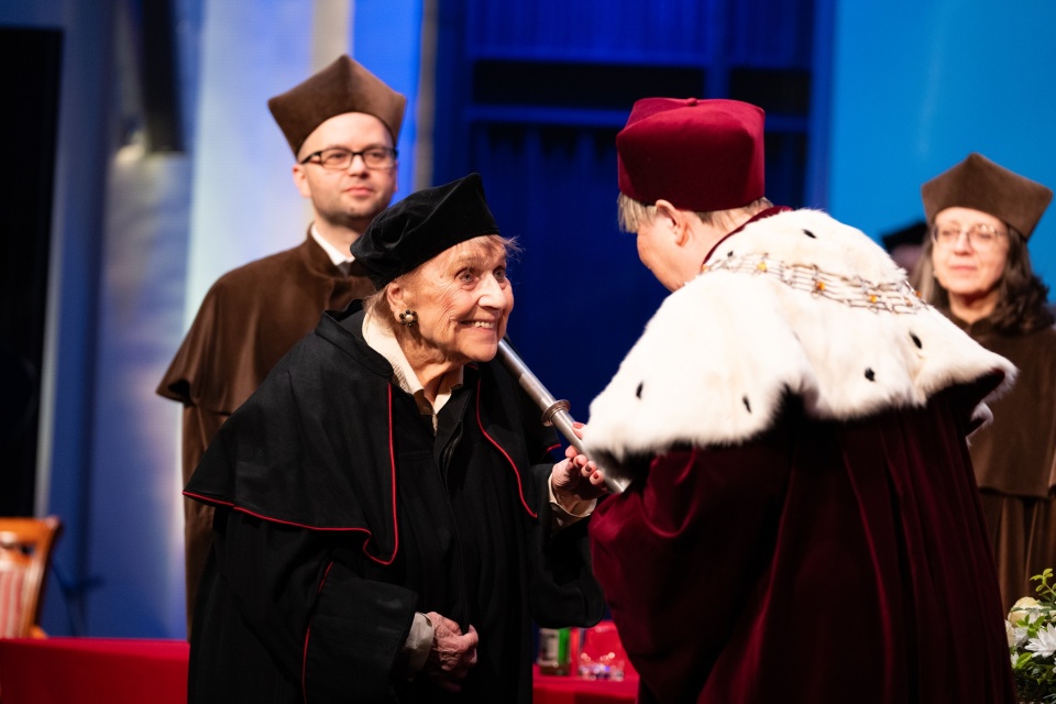 Nadanie Irenie Poniatowskiej tytułu doktora honoris causa Akademii Muzycznej w Bydgoszczy/fot. fot. K.Szewczyk/J.Narewska, Filharmonia Pomorska, Facebook