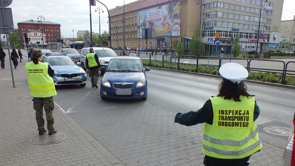 Wspólne działanie służb, a cel jeden: poprawić bezpieczeństwo pasażerów/fot. KWP Bydgoszcz