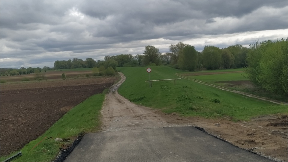 W tym miejscu powstanie przedłużenie ścieżki rowerowej/fot: Marcin Doliński