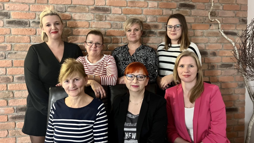 Stowarzyszenie „Przyszłość Kawęczyna" utworzyły: Wioletta Walichniewicz, Dorota Guzewska-Twardochleb, Adrianna Zbieska, Katarzyna Auguścińska, Monika Pniewska, Beata Otkińska i Karolina Kędzia-Puciłowska/fot. Facebook/Przyszłość Kawęczyna