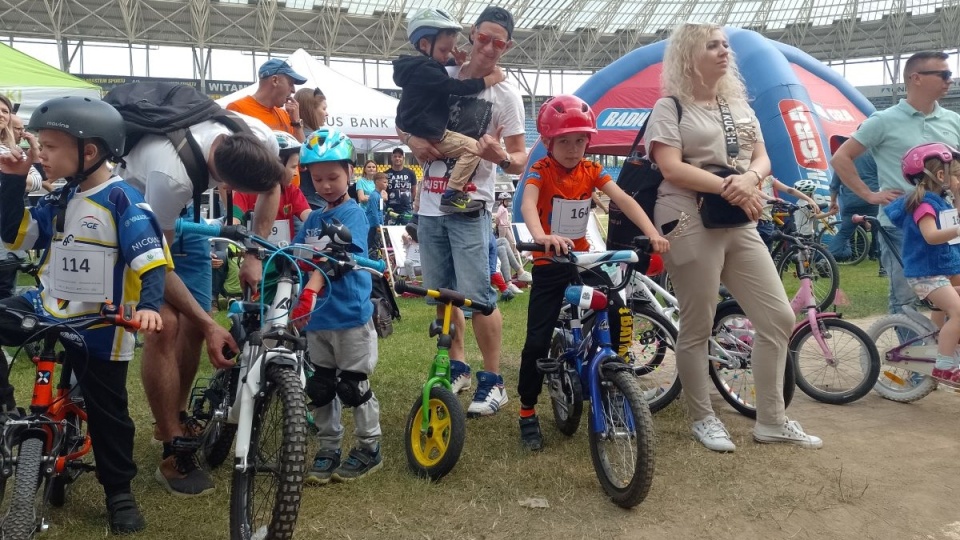 Wielkie wyścigi na toruńskiej Motoarenie. W roli zawodników tym razem młodzi rowerzyści/fot. Michał Zaręba