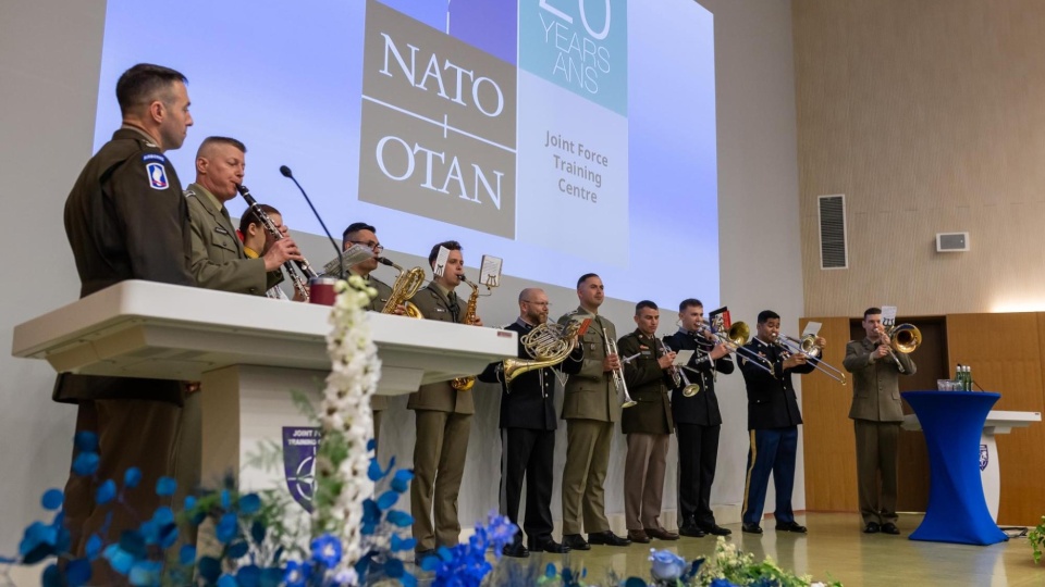 Oficjalne obchody 20-lecia Centrum Szkolenia Sił Połączonych w Bydgoszczy/fot. Tomasz Czachorowski eventphoto.com dla UMWK-P