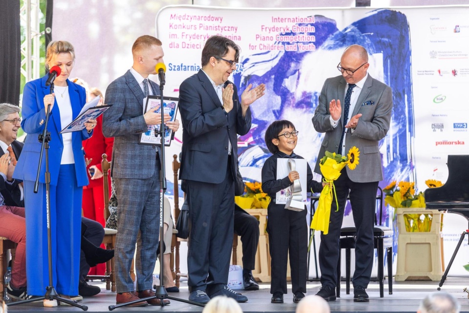 Koncert laureatów i wręczenie nagród w 31. Międzynarodowym Konkursie Pianistycznym im. Fryderyka Chopina dla Dzieci i Młodzieży w Szafarni/fot. Szymon Zdziebło, tarantoga.pl dla UMWKP