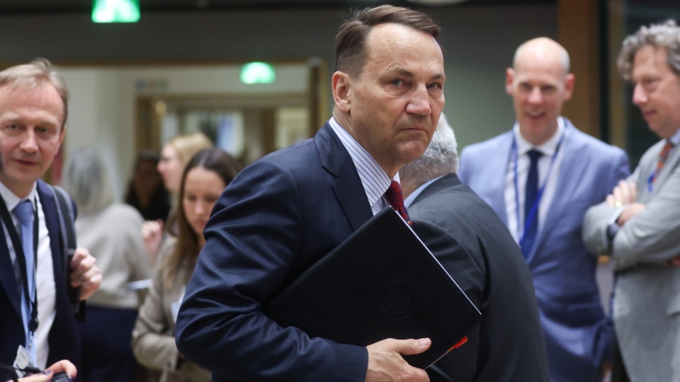 Radosław Sikorski wziął udział w posiedzeniu unijnych ministrów spraw zagranicznych w Brukseli/fot. Olivier Hoslet, PAP/EPA