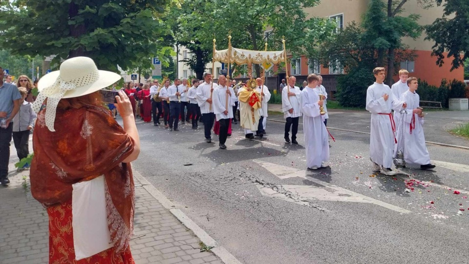 Procesja Bożego Ciała wokół Bazyliki pw. św. Wincentego á Paulo w Bydgoszczy/fot: Jolanta Fischer