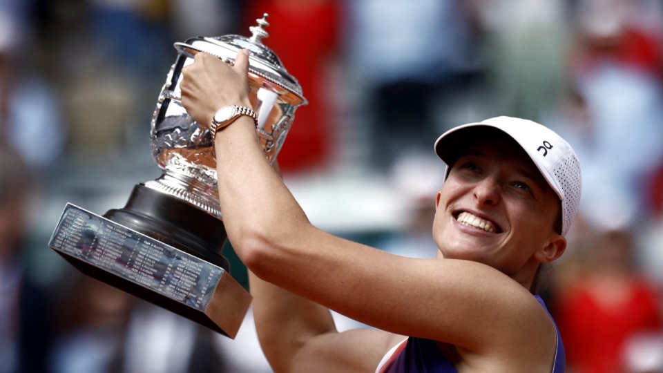 Iga Świątek po raz trzeci wygrała French Open. Polka pokonała w finale Włoszkę Jasmine Paolini 6:2, 6:1/fot: PAP, Yoan Valat
