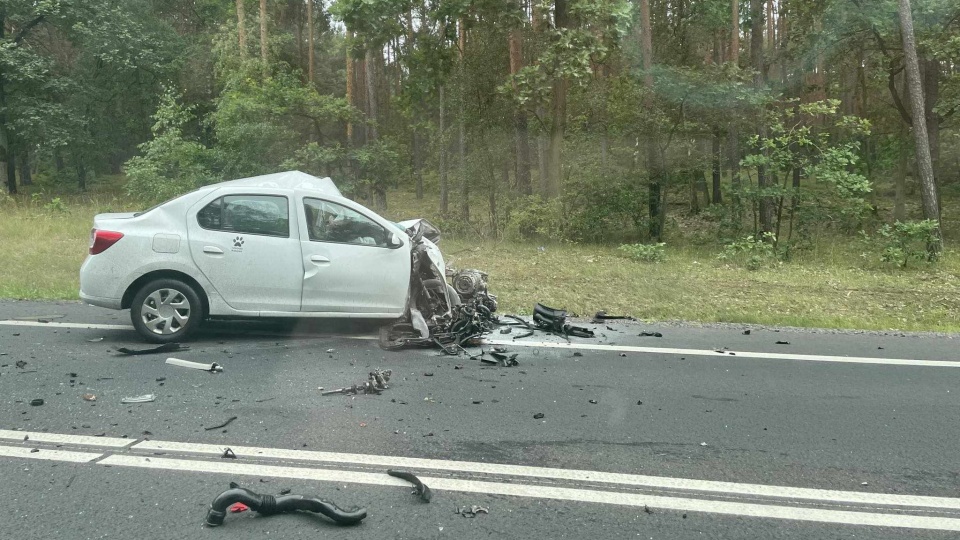 Czołowo zderzyły się dwa samochody osobowe/fot. nadesłane