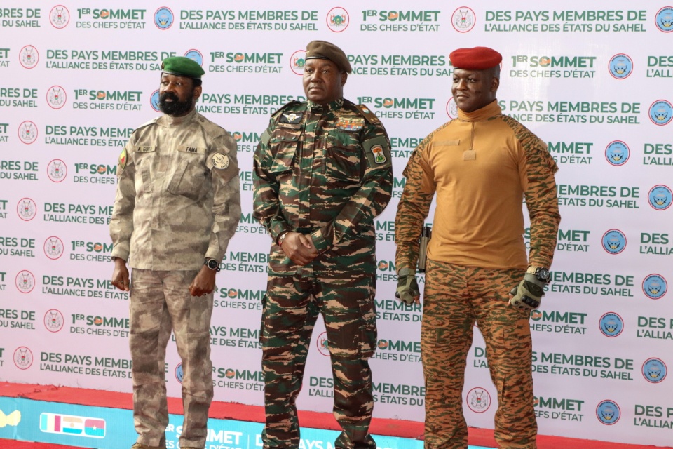 Assimi Goita, Abdourahamane Tchiani, Ibrahim Traore/fot. Issifou Djibo/PAP/EPA