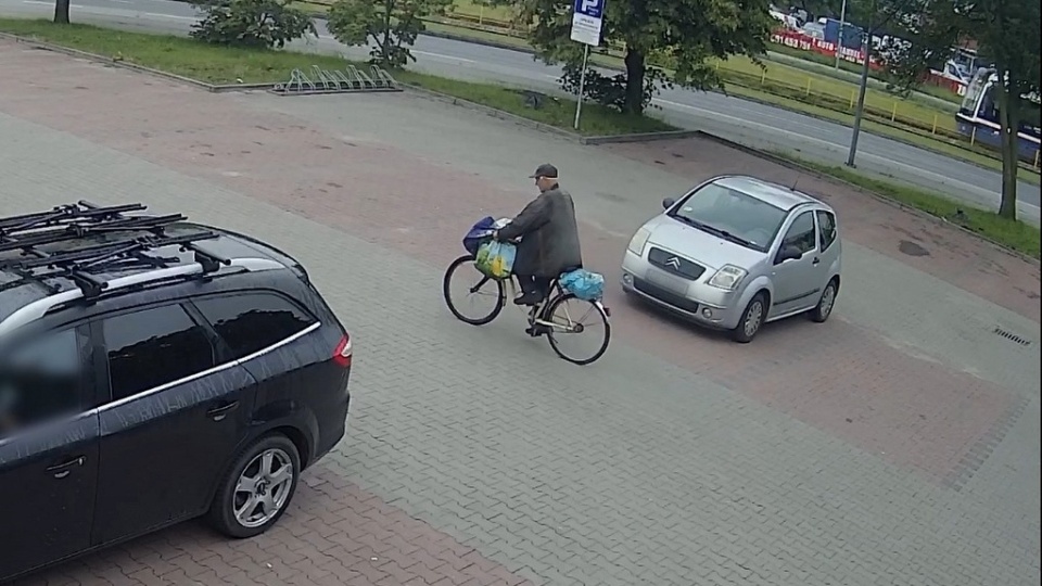 Bydgoska policja poszukuje mężczyzny, który miał doprowadzić do wypadku drogowego przy ul. Wojska Polskiego/fot: KMP w Bydgoszczy