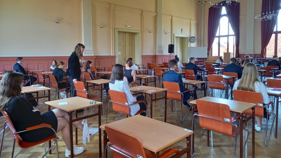 Tegoroczni maturzyści właśnie poznali wyniki egzaminów/fot: Agata Raczek, archiwum