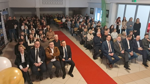 95 uczniów przyjechało do Dobrcza na finał III edycji konkursu „Bezpieczni w ruchu drogowym"/fot. Damian Klich