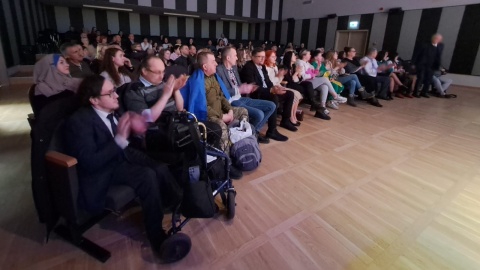 W bydgoskim Pałacu Młodzieży odbyło się spotkanie „Bydgoszcz Solidarna z Ukrainą”, w trzecią rocznicę pełnoskalowej inwazji Rosji na Ukrainę/fot: Damian Klich