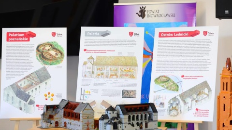 Wystawa przedstawia najważniejsze zabytki Szlaku Piastowskiego zbudowane z klocków Lego. / Fot fot. MDK Inowrocław - organ prowadzący: Powiat Inowrocławski/Facebook