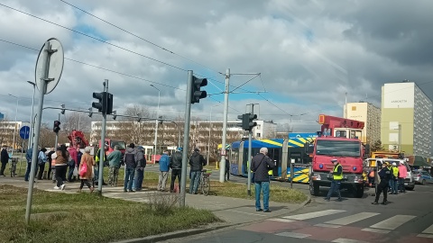 Tramwaj wyjechał z szyn przy ul. Ślaskiego w Toruniu. / Fot. Tomasz Bielicki