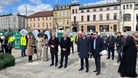 Uroczystość zawieszenia wiechy na dachu czwartego kręgu Opery Nova/fot. Izabela Langner