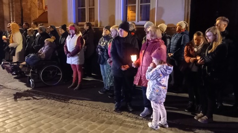 Wierni zebrali się na ulicach Bydgoszczy, żeby wziąć udział w Drodze Krzyżowej/fot: Tatiana Adonis