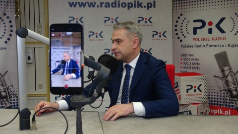 Wicepremier Krzysztof Gawkowski podczas rozmowy w Polskim Radiu PiK. / Fot. Radosław Łączkowski