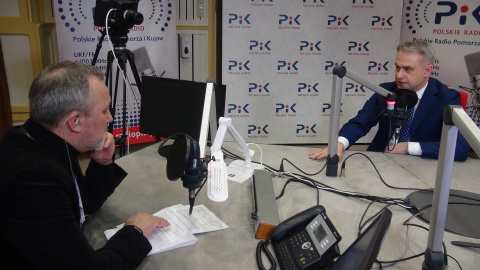 Wicepremier Krzysztof Gawkowski podczas rozmowy w Polskim Radiu PiK. / Fot. Radosław Łączkowski