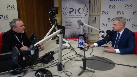 Wicepremier Krzysztof Gawkowski podczas rozmowy w Polskim Radiu PiK. / Fot. Radosław Łączkowski