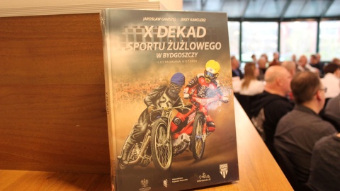 Spotkanie dotyczące wydania albumu „X Dekad Sportu Żużlowego w Bydgoszczy” /fot. Patryk Głowacki