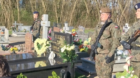 Kwiaty na grobie ppor. Marka Uleryka/fot. Jolanta Fischer