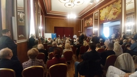 O aferach PiS-u politycy KO rozmawiali dziś także z mieszkańcami Bydgoszczy. / Fot. Jolanta Fischer