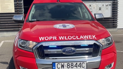 Policja prowadzi dochodzenie w sprawie śmierci mężczyzny znalezionego w stawie w Ossówku pod Kowalem/fot. WOPR Włocławek/Facebook