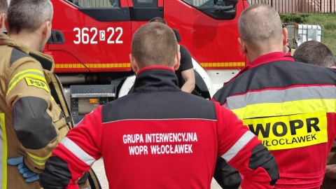 Policja prowadzi dochodzenie w sprawie śmierci mężczyzny znalezionego w stawie w Ossówku pod Kowalem/fot. WOPR Włocławek/Facebook
