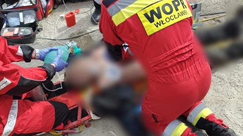 Policja prowadzi dochodzenie w sprawie śmierci mężczyzny znalezionego w stawie w Ossówku pod Kowalem/fot. WOPR Włocławek/Facebook