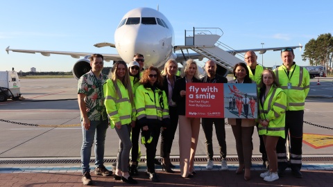 180 pasażerów zainaugurowało lot do Marsa Alam z bydgoskiego lotniska/fot: Tatiana Adonis