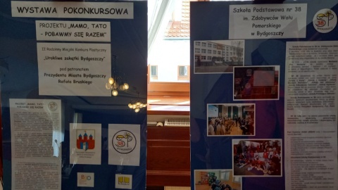 W bydgoskim ratuszu odbyło się wręczenie nagród w ramach konkursu plastycznego „Urokliwe zakątki Bydgoszczy”/fot: Agata Raczek
