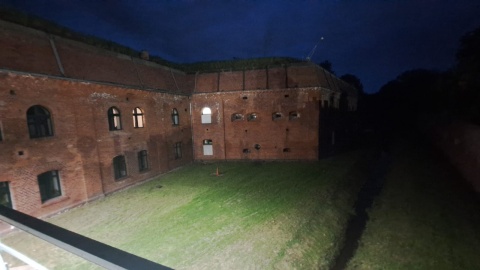 Tak wyglądało nocne zwiedzanie toruńskiego Fortu IV. / Fot. Robert Duliński