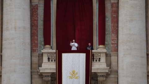 Pierwsze spotkanie papieża Leona XIV z wiernymi na modlitwie Regina Coeli/fot. PAP, EPA