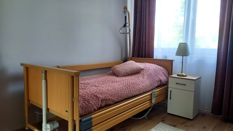 W Sępólnie Krajeńskim otwarto Centrum Opiekuńczo-Mieszkalne. To miejsce przeznaczone dla dorosłych niepełnosprawnych. W nowoczesnej placówce będą mogli liczyć na opiekę dzienną, jak i całodobową/fot. Tatiana Adonis