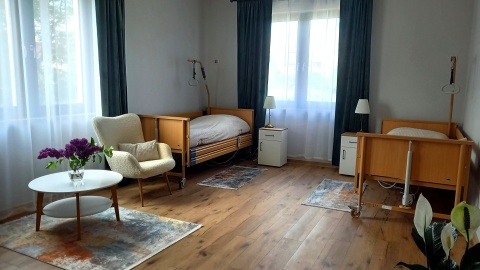 W Sępólnie Krajeńskim otwarto Centrum Opiekuńczo-Mieszkalne. To miejsce przeznaczone dla dorosłych niepełnosprawnych. W nowoczesnej placówce będą mogli liczyć na opiekę dzienną, jak i całodobową/fot. Tatiana Adonis