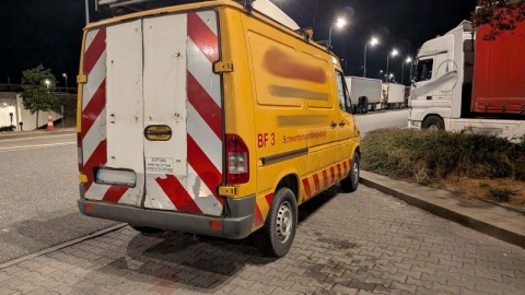 Pojazd ważył ponad 30 ton więcej niż powinien. Przejazd odbywał się też bez obstawy dwóch wymaganych pilotów/fot. WITD Bydgoszcz