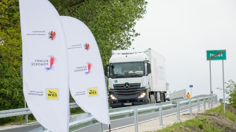 Odcinek drogi wojewódzkiej nr 251 Młodocin-Pturek został oficjalnie oddany do użytku/fot: fot. Tomasz Czachorowski/eventphoto.com.pl dla UMWKP