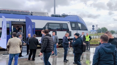 Bydgoska Pesa zaprezentowała w Oradei pierwszy elektryczny zespół trakcyjny, wyprodukowany dla Kolei Rumuńskich/fot. materiały Pesy